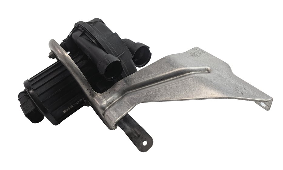 Thumbnail 6: 2012 AUDI A8 (D4 4H) 4.2L (CDRA) ENGINE SECONDARY AIR INJECTION PUMP w/BRACKET