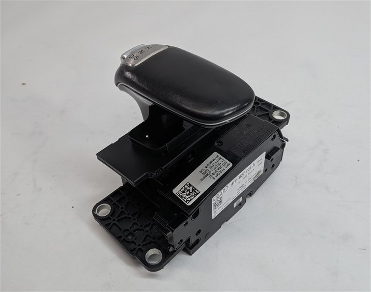 2012 AUDI A8 (D4 4H) AUTOMATIC TRANSMISSION FLOOR SHIFTER GEAR SELECTOR AWD