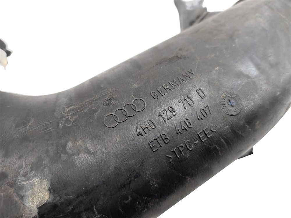 Thumbnail 5: 2012 AUDI A8 (D4 4H) 4.2L (CDRA) ENGINE AIR INTAKE DUCT HOSE TUBE