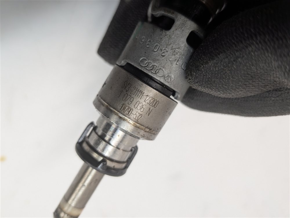 Thumbnail 7: 2011-2018 AUDI A8 S8 R8 RS5 S6 S7 (D4 C7 4H 4S 4G8) V8 ENGINE FUEL INJECTOR SET8