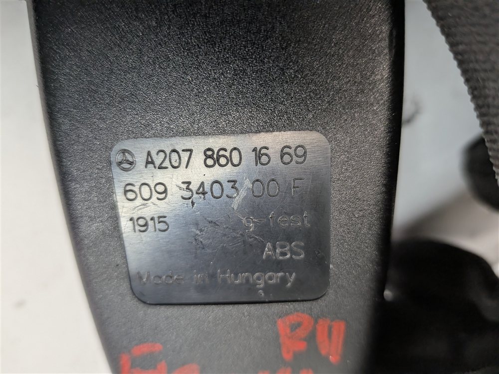 Thumbnail 5: 10-17 C E CLASS (W204 W207) COUPE CONVERTIBLE RIGHT PASSENGER SEATBELT RECEIVER