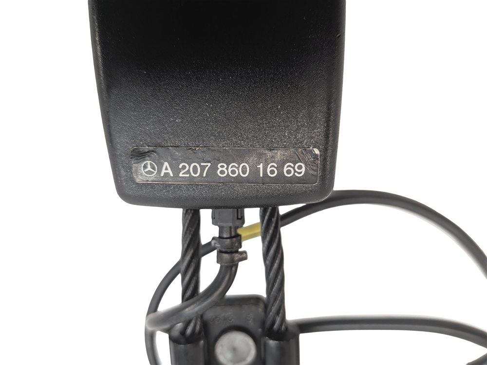 Thumbnail 6: 10-17 C E CLASS (W204 W207) COUPE CONVERTIBLE RIGHT PASSENGER SEATBELT RECEIVER