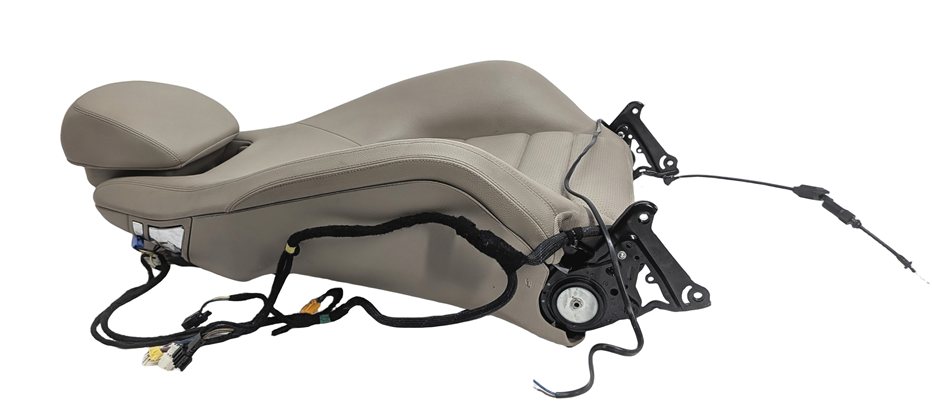 Thumbnail 3: 2013 MERCEDES C350 (W204) REAR RIGHT PASSENGER UPPER SEATBACK (Beige)