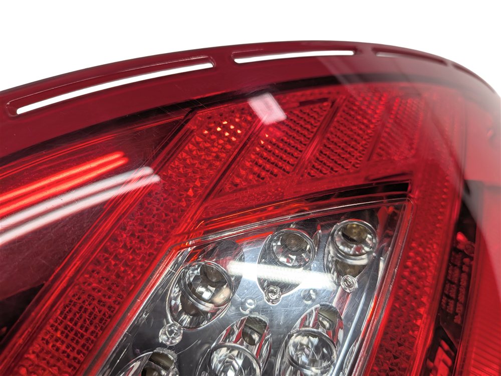 Thumbnail 10: 2012-2015 MERCEDES BENZ C250 C300 C350 (W204) LEFT DRIVER TAILLIGHT BRAKE LIGHT