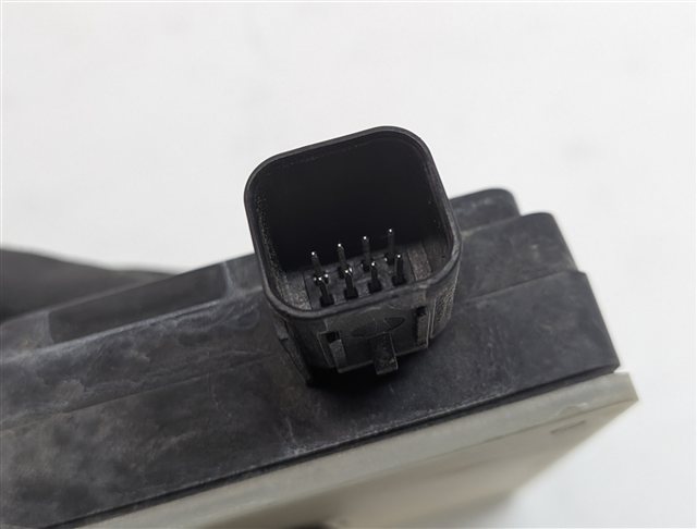Thumbnail 5: 17-19 ROVER SPORT DISCOVERY L494 L462 REAR LEFT or RIGHT BLIND SPOT RADAR SENSOR