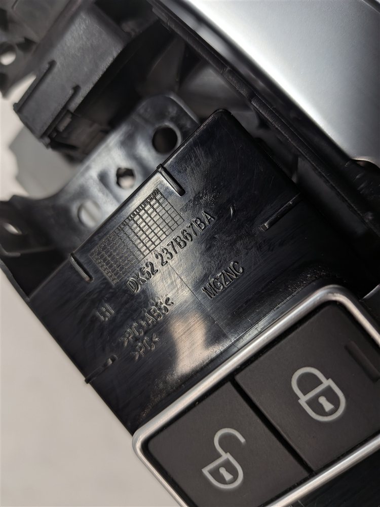 Thumbnail 9: 13-22 ROVER SPORT DISCOVERY L404 L462 L494 LEFT FRONT OR REAR INTERIOR HANDLE
