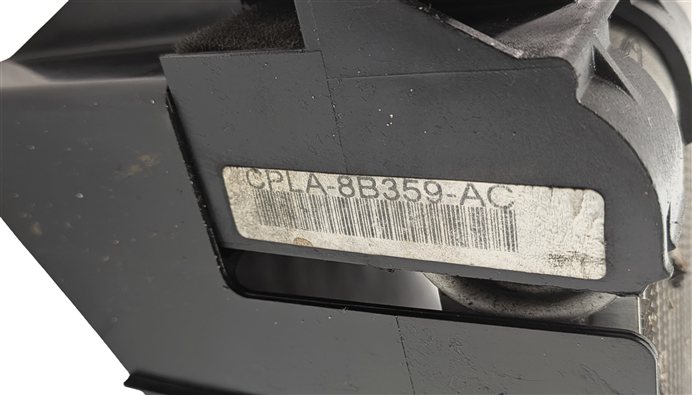 Thumbnail 10: 13-20 ROVER SPORT DISCOVERY (L405 L462 L494) LEFT AUXILIARY RADIATOR & BRACKET