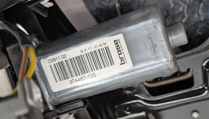 Thumbnail 7: 2014-2020 RANGE ROVER SPORT (L494) RIGHT FRONT PASSENGER SEAT TRACK (16 WAY)