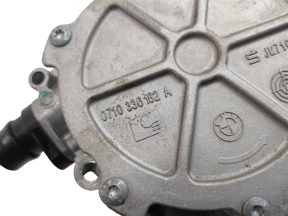 Thumbnail 6: 13-18 BMW 2 3 4 5 X1 X3 X4 X5 Z4 (F10 F22 F25 F30 F32) 2.0L TURBO VACUUM PUMP