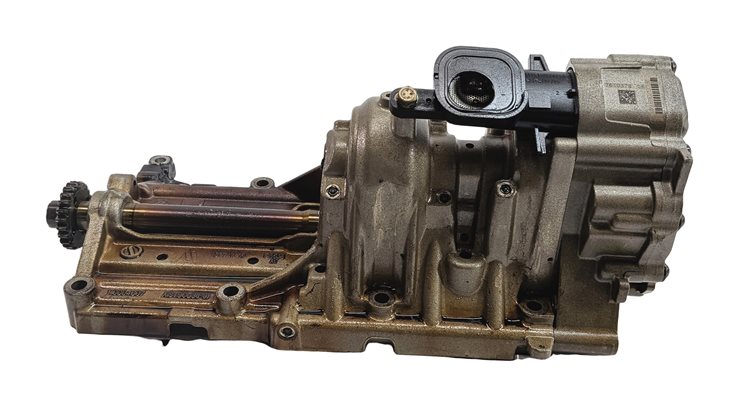 Thumbnail 4: 2014 BMW 428I (F32) 2.0L (N26) ENGINE OIL FLUID PUMP w/ COUNTER BALANCE SHAFT