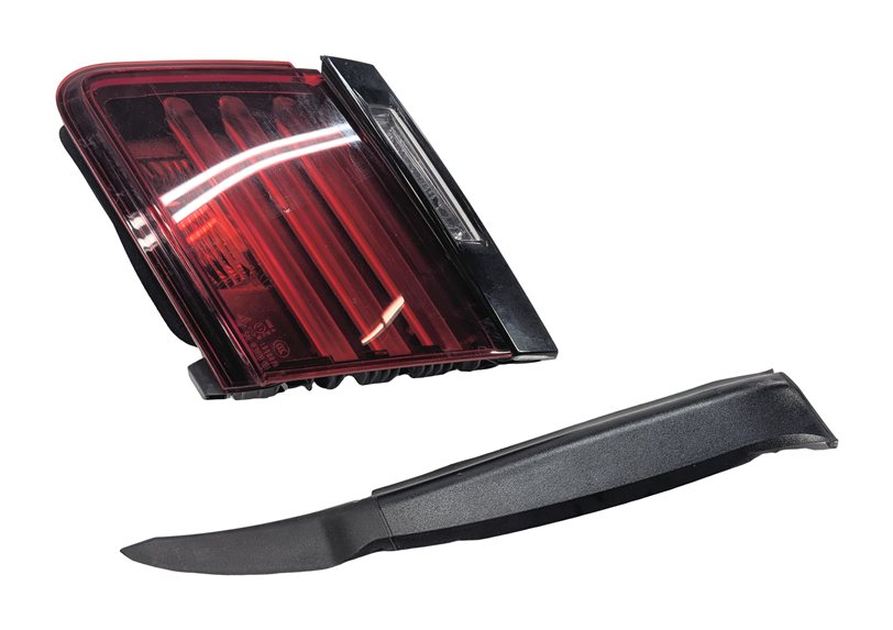 Thumbnail 2: 13-15 BMW 740i 750i 760i ACTIVEHYBRID-7 B7 (F01 F02 F04) RIGHT INNER TAILLIGHT