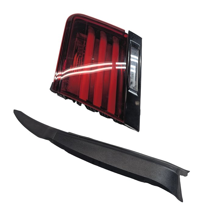 Thumbnail 3: 13-15 BMW 740i 750i 760i ACTIVEHYBRID-7 B7 (F01 F02 F04) RIGHT INNER TAILLIGHT