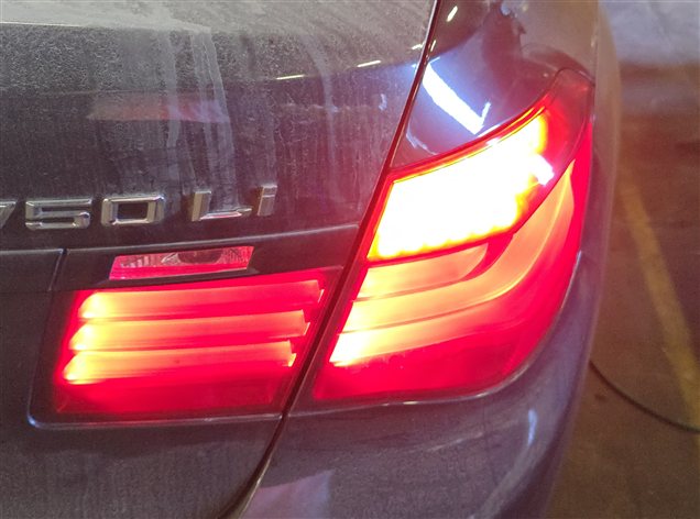 13-15 BMW 7 SERIES F01 F02 F04 REAR RIGHT PASSENGER OUTER TAILLIGHT BRAKE LIGHT