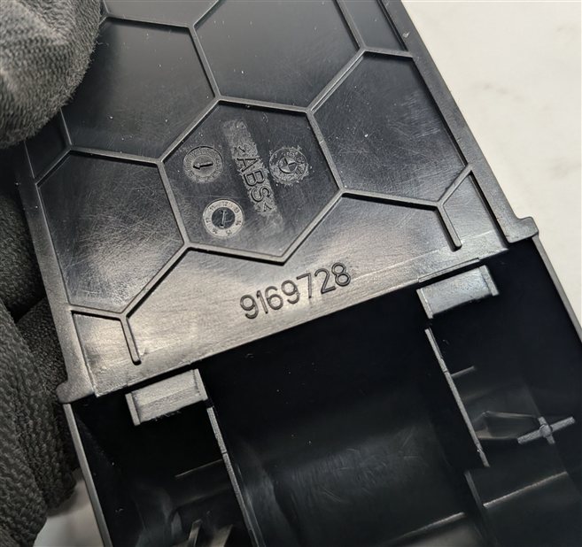 Thumbnail 8: 2013 BMW 750LI (F01) FRONT CENTER CONSOLE CELL PHONE SNAP-IN ADAPTER CRADLE BASE