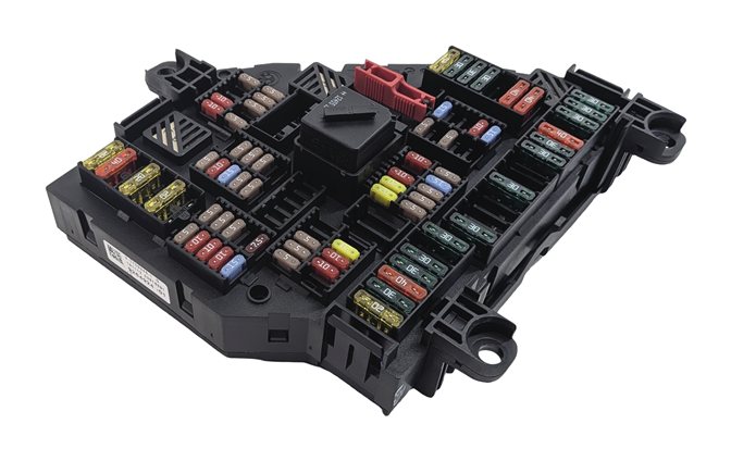 2013 BMW 750LI (F01) 4.4L REAR BATTERY POWER DISTRIBUTION FUSE BOX JUNCTION