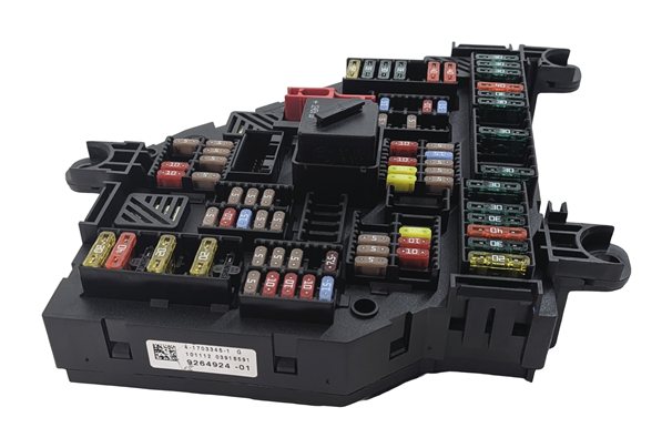 Thumbnail 2: 2013 BMW 750LI (F01) 4.4L REAR BATTERY POWER DISTRIBUTION FUSE BOX JUNCTION