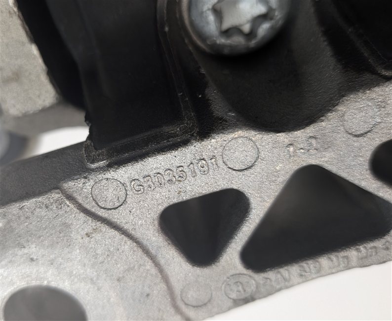 Thumbnail 7: 2015 RANGE ROVER EVOQUE (L538) 2.0L (204PT) ENGINE TRANSMISSION MOUNT BRACKET