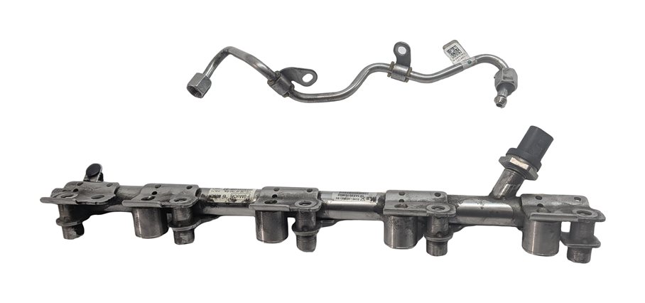 Thumbnail 2: 2015 RANGE ROVER EVOQUE (L538) 2.0L (204PT) ENGINE FUEL RAIL w/FUEL LINES