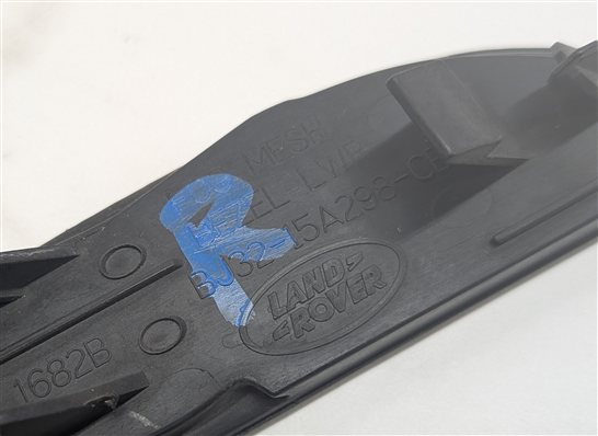Thumbnail 6: 2015 RANGE ROVER EVOQUE (L538) FRONT RIGHT PASSENGER BUMPER FOG MESH BEZEL