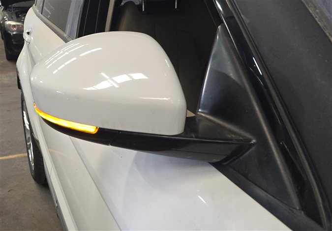 Thumbnail 2: 2014-2019 RANGE ROVER EVOQUE (L538) RIGHT P-FOLD HEATED DOOR MIRROR (White)