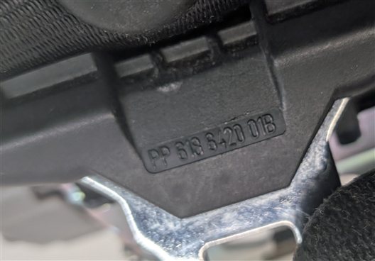 Thumbnail 9: 15 RANGE ROVER EVOQUE (L538) REAR CENTER SEAT SEATBELT RETRACTOR (Black)