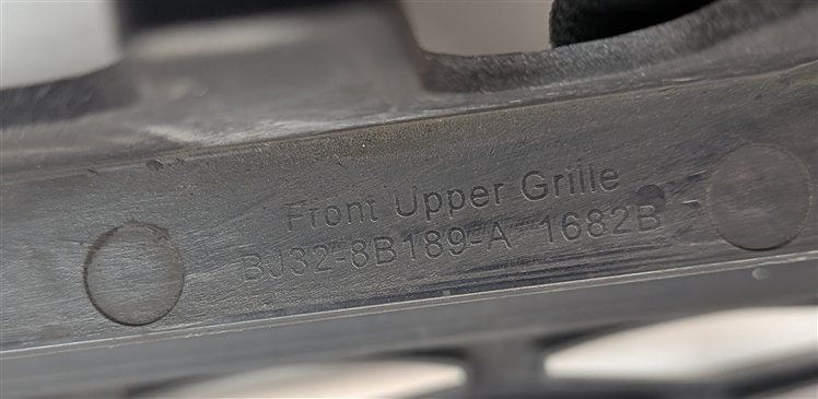 Thumbnail 6: 2013-2015 RANGE ROVER EVOQUE (L538) FRONT UPPER HOOD AIR VENT GRILLE TRIM