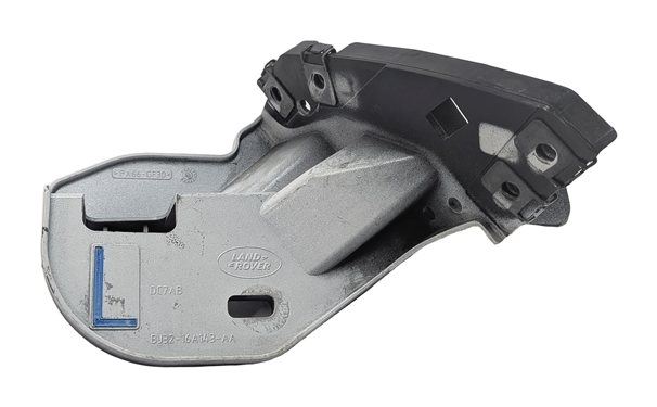 Thumbnail 2: 2015 RANGE ROVER EVOQUE (L538) FRONT LEFT DRIVER FENDER MOUNT BRACKET