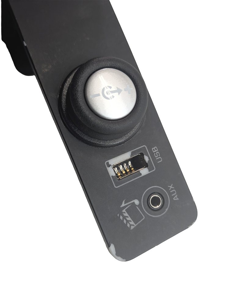Thumbnail 7: 2015 RANGE ROVER EVOQUE (L538) AUX IN USB POWER SOCKET INPUT JACK