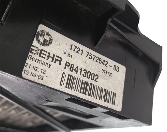 Thumbnail 5: 10-19 BMW 535i 550i 640i 740i 750i 760i (F01 F07 F10) ENGINE OIL COOLER RADIATOR
