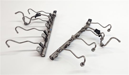 2012 BMW 750LI (F01) 4.4L (N63) ENGINE HIGH PRESSURE FUEL RAIL SET/2