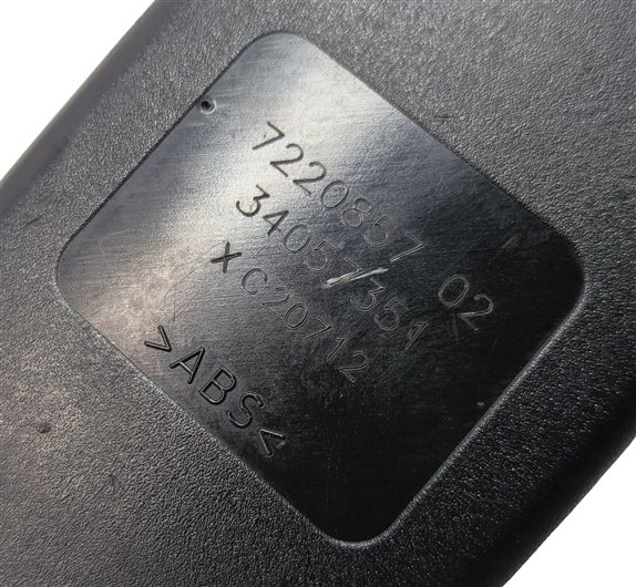 Thumbnail 5: 2012 BMW 750LI (F01) REAR SEAT SEATBELT BUCKLE RECEIVER (Black)
