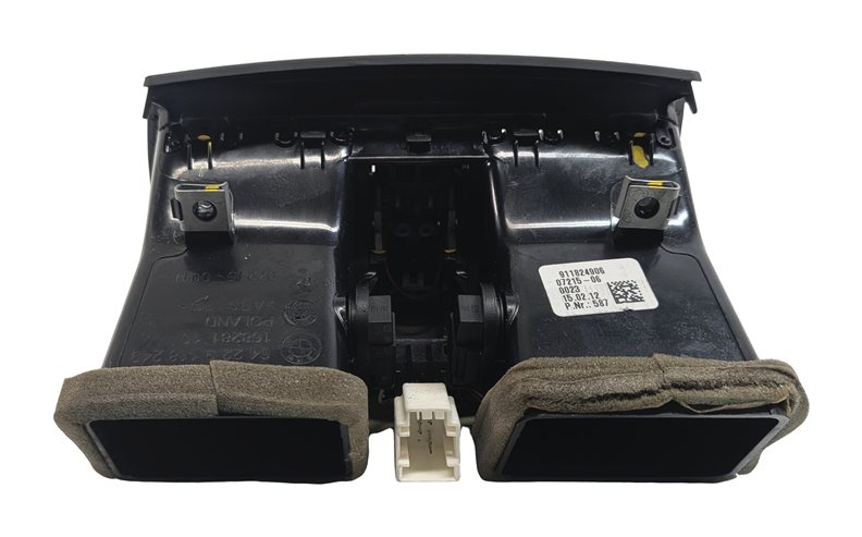 Thumbnail 4: 2012 BMW 750LI (F01) REAR DASH HEAT AIR AC VENT (Black)
