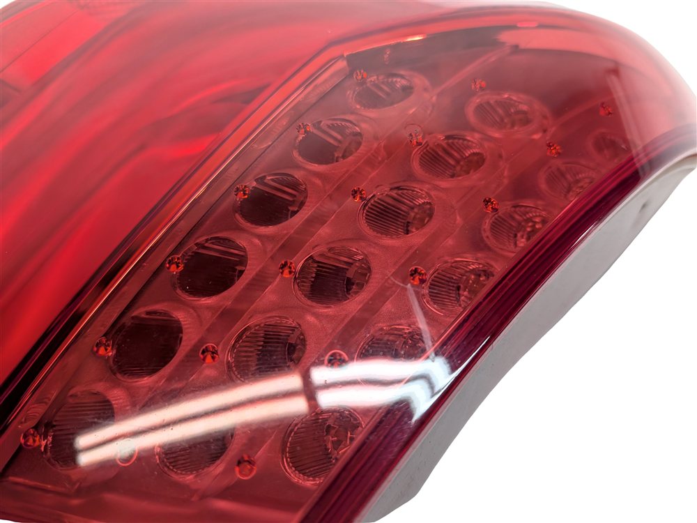 Thumbnail 10: 2009-2012 BMW 7 SERIES (F01) LEFT DRIVER REAR OUTER TAILLIGHT BRAKE LIGHT LAMP