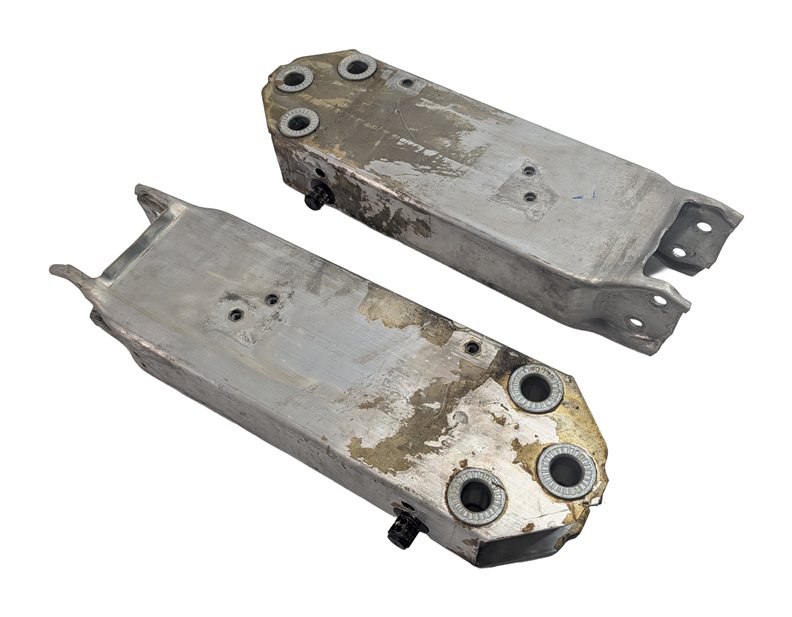 Thumbnail 1: 2016-2019 BMW 640i 650i M6 F06 F12 F13 FRONT BUMPER REINFORCEMENT BRACKET SET/2