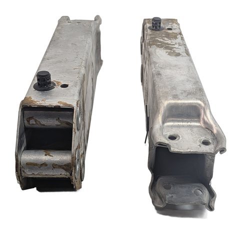 Thumbnail 5: 2016-2019 BMW 640i 650i M6 F06 F12 F13 FRONT BUMPER REINFORCEMENT BRACKET SET/2