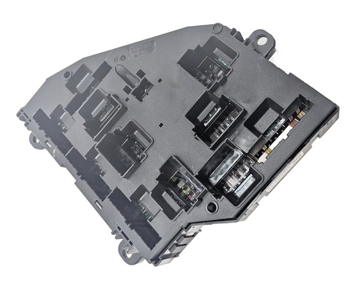 Thumbnail 4: 2016-2019 BMW 650i F12 F13 REAR POWER DISTRIBUTION FUSE BOX RELAY MODULE