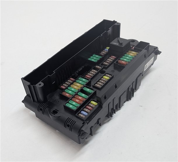 2016 BMW 650I CONVERTIBLE F12 4.4L FRONT POWER DISTRIBUTION FUSE BOX RELAY