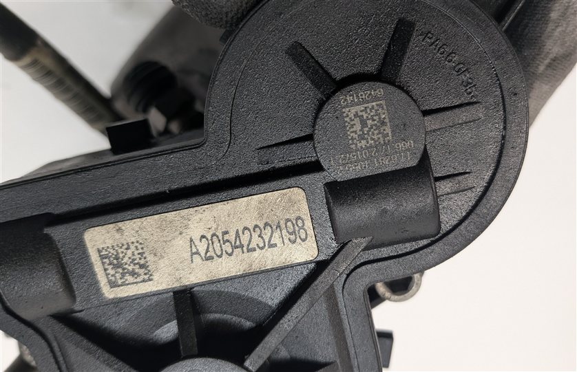 Thumbnail 6: 2017-2021 MERCEDES C300 (W205) REAR LEFT BRAKE CALIPER