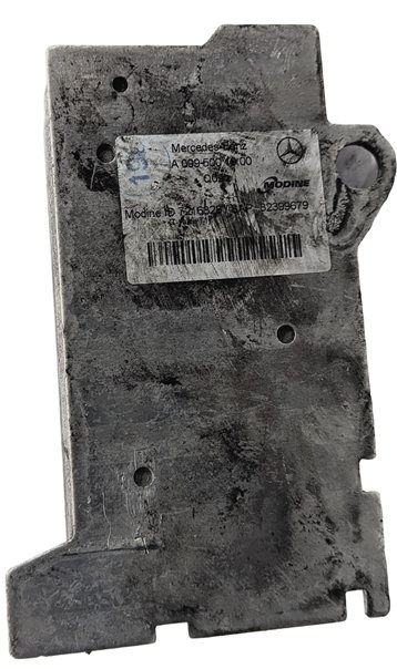 Thumbnail 5: 2015-2020 MERCEDES C300 GLC300 E300 (W205 X253) ENGINE OIL COOLER HEAT EXCHANGER