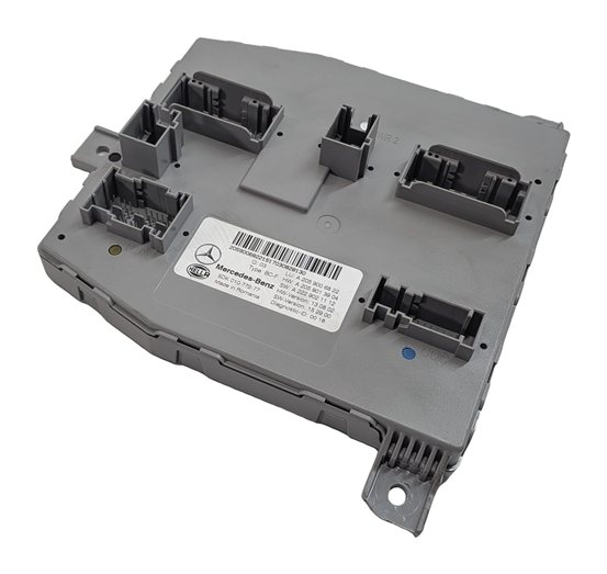 2016 MERCEDES C300 GLC300 C63 AMG (W205 X253) FRONT SAM MODULE RELAY FUSE BOX