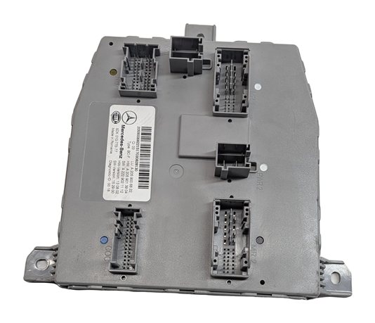 Thumbnail 2: 2016 MERCEDES C300 GLC300 C63 AMG (W205 X253) FRONT SAM MODULE RELAY FUSE BOX