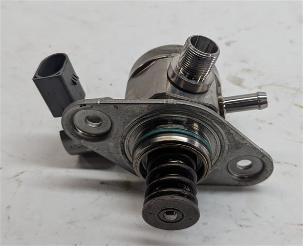 Thumbnail 3: 15-22 MERCEDES C300 E300 GLC SLC (W205 W213 X253) 2.0L HIGH PRESSURE FUEL PUMP