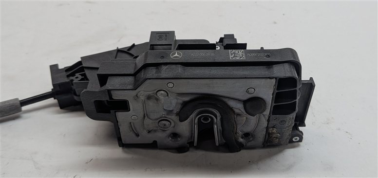 Thumbnail 2: 15-22 MERCEDES C300 C350 C400 C450 E300 E350 E400 E450 GLC300 DRIVER DOOR LATCH