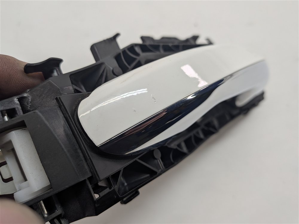 Thumbnail 4: 15-17 MERCEDES C S CLASS (W205 W222) RIGHT REAR KEYLESS GO DOOR HANDLE (White)