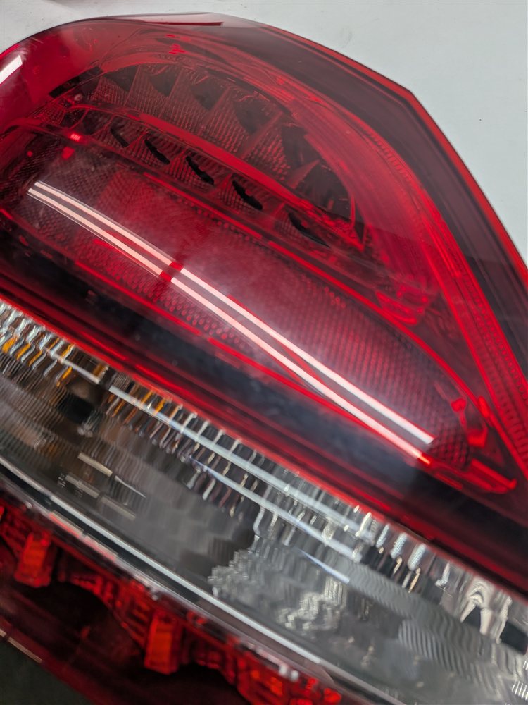 Thumbnail 10: 15-17 MERCEDES C-CLASS (W205) REAR LEFT INCANDESCENT TAILLIGHT BRAKE LIGHT LAMP