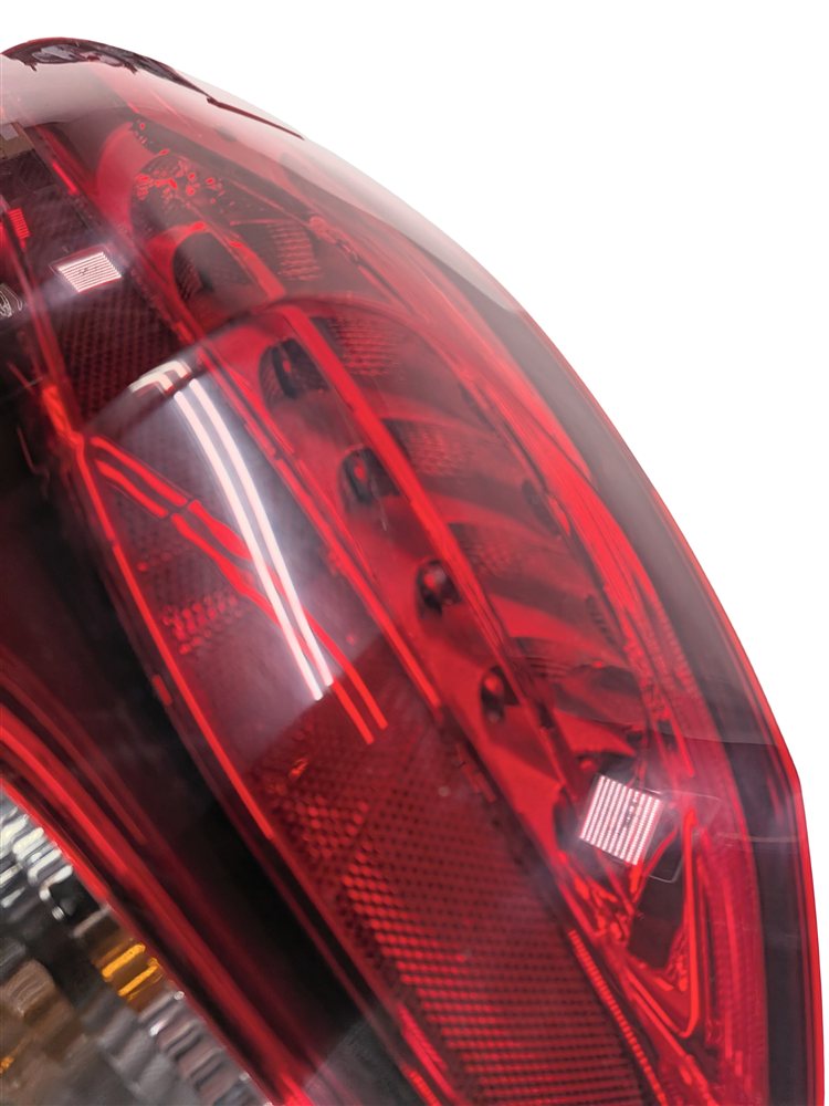 Thumbnail 11: 15-17 MERCEDES C-CLASS (W205) REAR LEFT INCANDESCENT TAILLIGHT BRAKE LIGHT LAMP