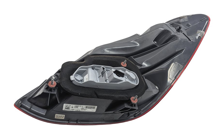 Thumbnail 3: 15-17 MERCEDES C-CLASS (W205) REAR LEFT INCANDESCENT TAILLIGHT BRAKE LIGHT LAMP