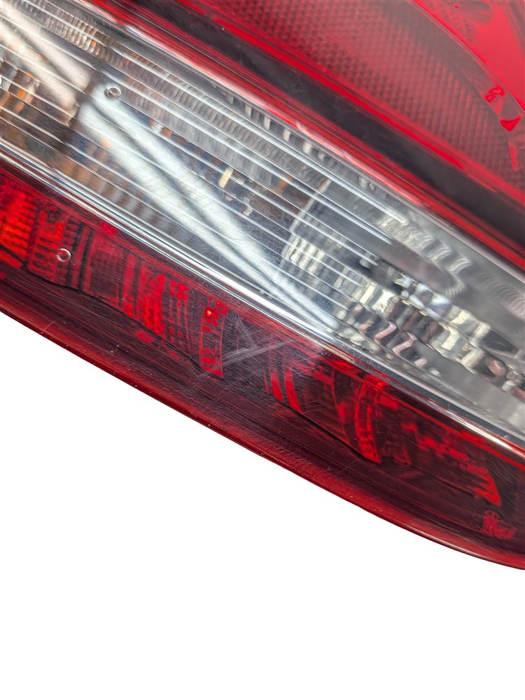 Thumbnail 8: 15-17 MERCEDES C-CLASS (W205) REAR LEFT INCANDESCENT TAILLIGHT BRAKE LIGHT LAMP