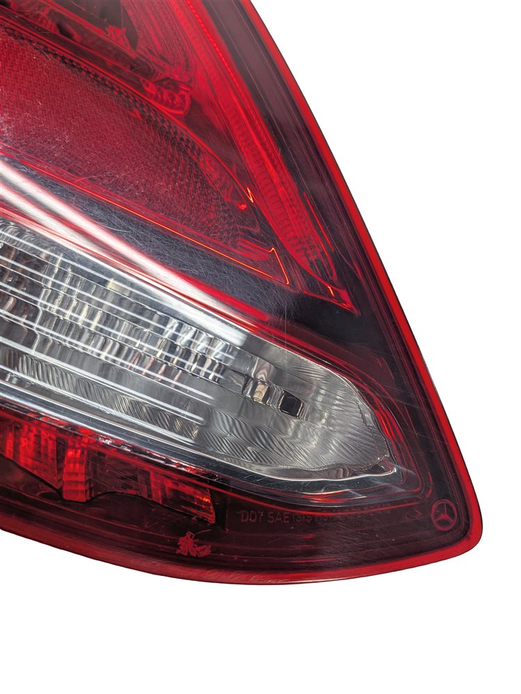 Thumbnail 9: 15-17 MERCEDES C-CLASS (W205) REAR LEFT INCANDESCENT TAILLIGHT BRAKE LIGHT LAMP