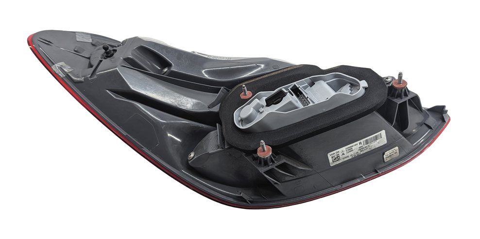 Thumbnail 3: 15-17 MERCEDES C-CLASS (W205) REAR RIGHT INCANDESCENT TAILLIGHT BRAKE LIGHT LAMP